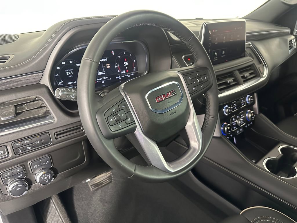 Used 2024 GMC Yukon SLT w/ SLT Luxury Package image 11