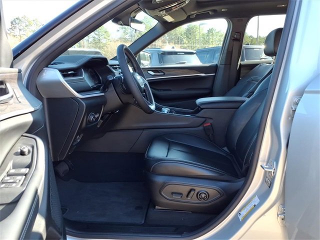 New 2025 Jeep Grand Cherokee Limited image 15