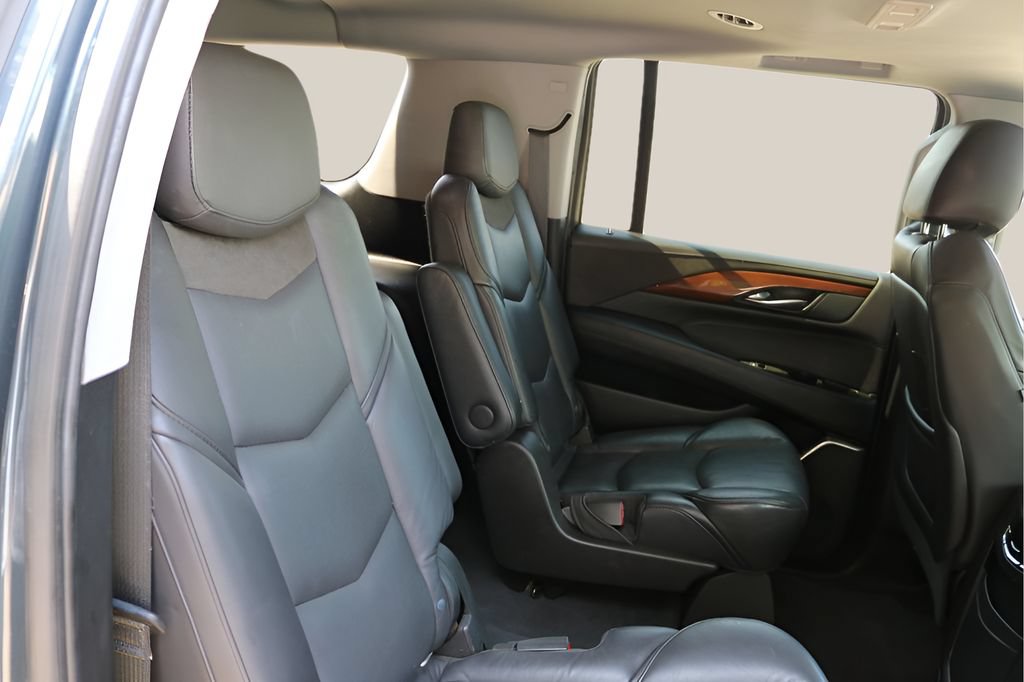 Used 2020 Cadillac Escalade ESV Luxury RWD image 20