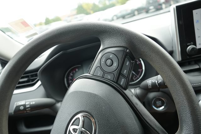 Used 2024 Toyota RAV4 XLE AWD/4WD image 25