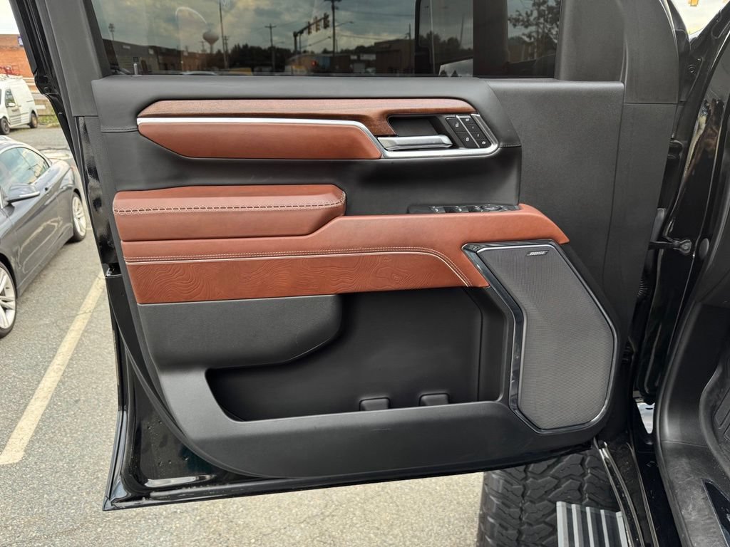 Used 2024 GMC Sierra 2500 Denali Ultimate AWD/4WD image 30