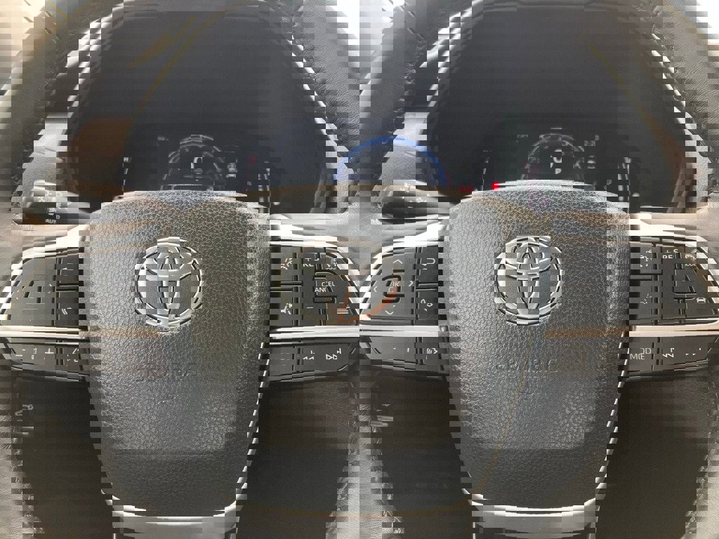 Certified 2025 Toyota Grand Highlander FWD image 19