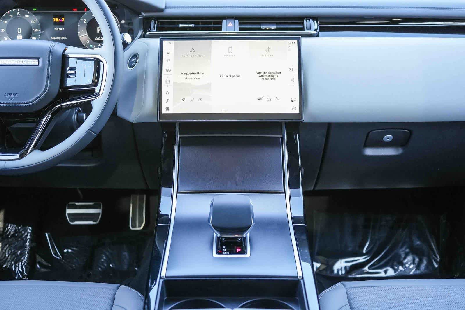 New 2026 Land Rover Range Rover Velar Dynamic SE image 11