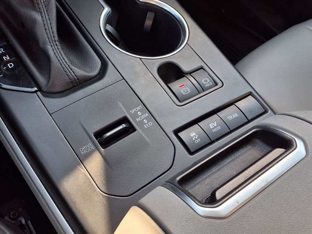 Certified 2021 Toyota Highlander XLE image 15