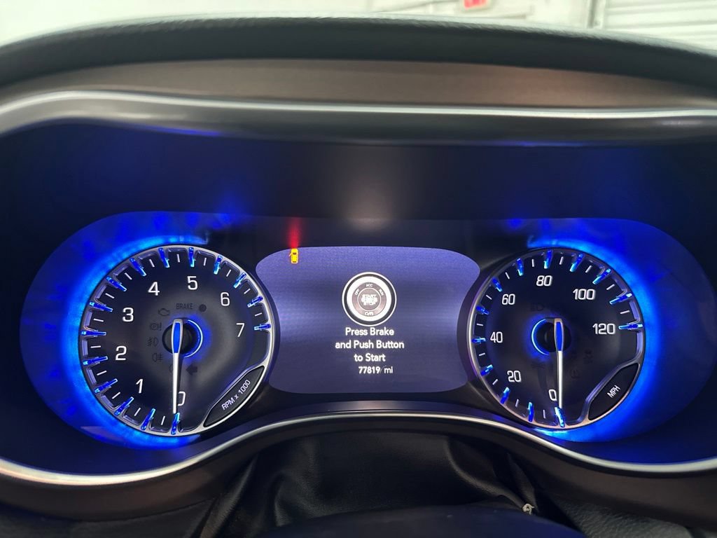 Used 2018 Chrysler Pacifica Touring-L Plus w/ Advanced Safetytec Group FWD image 16