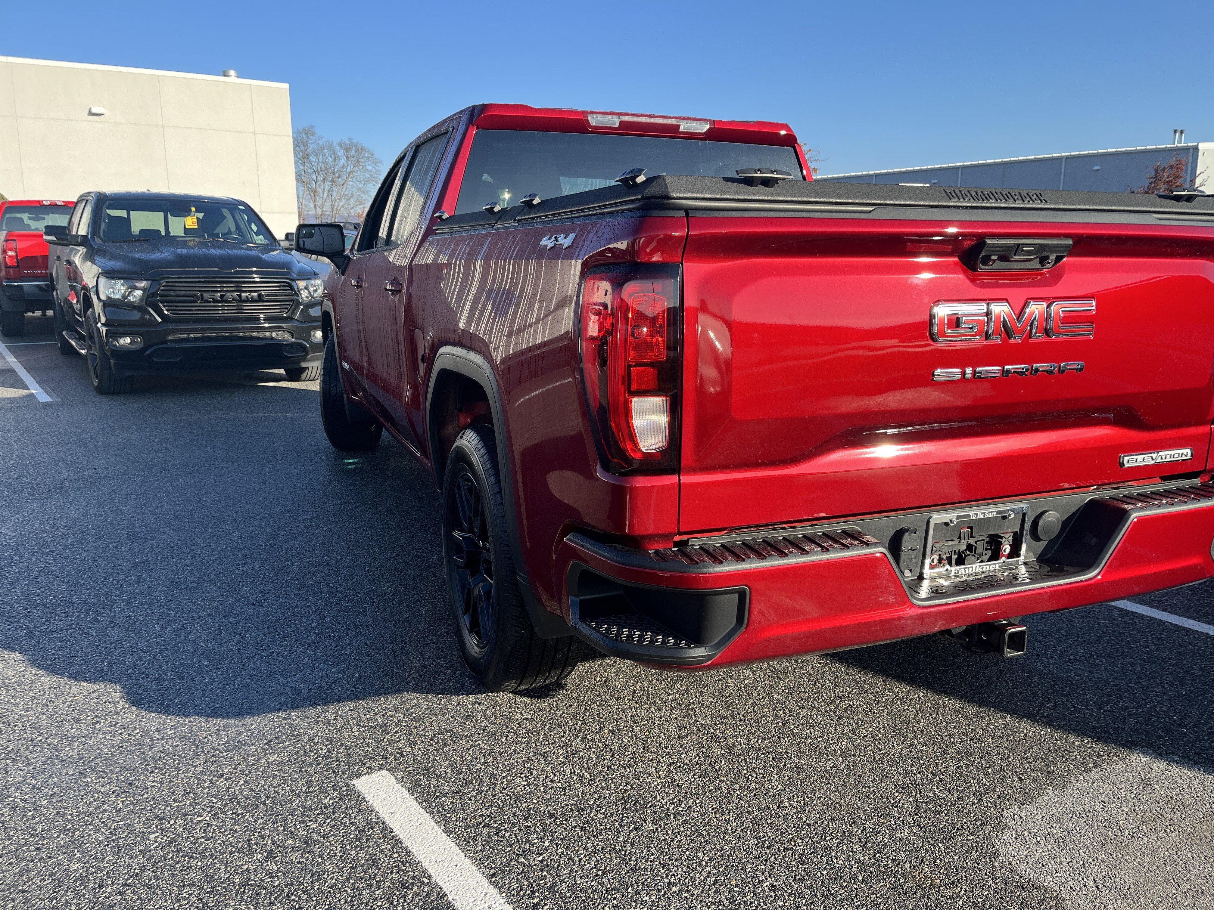 Used 2024 GMC Sierra 1500 Elevation image 7