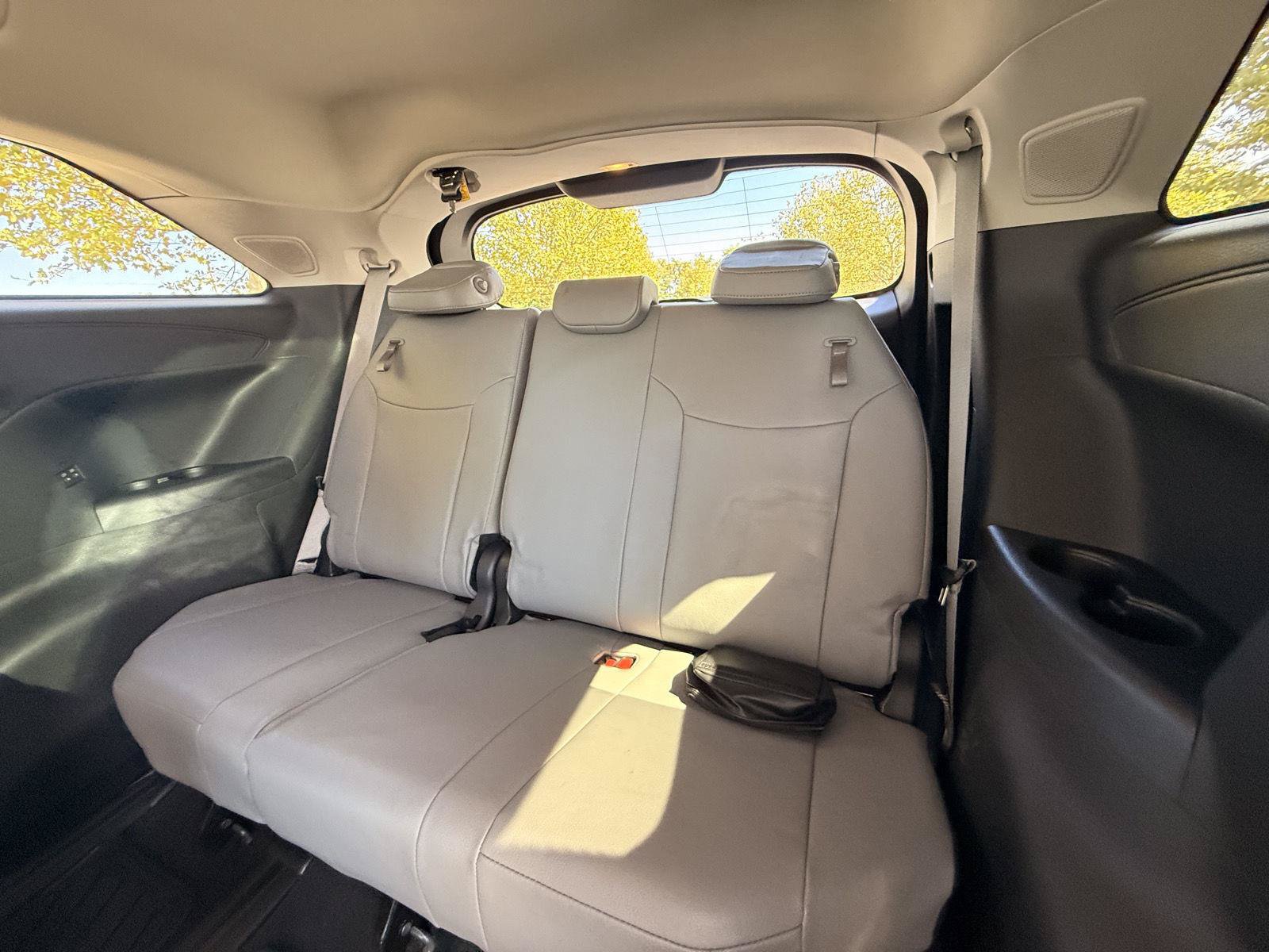 Used 2025 Toyota Sienna XLE w/ XLE Plus Package AWD/4WD image 18