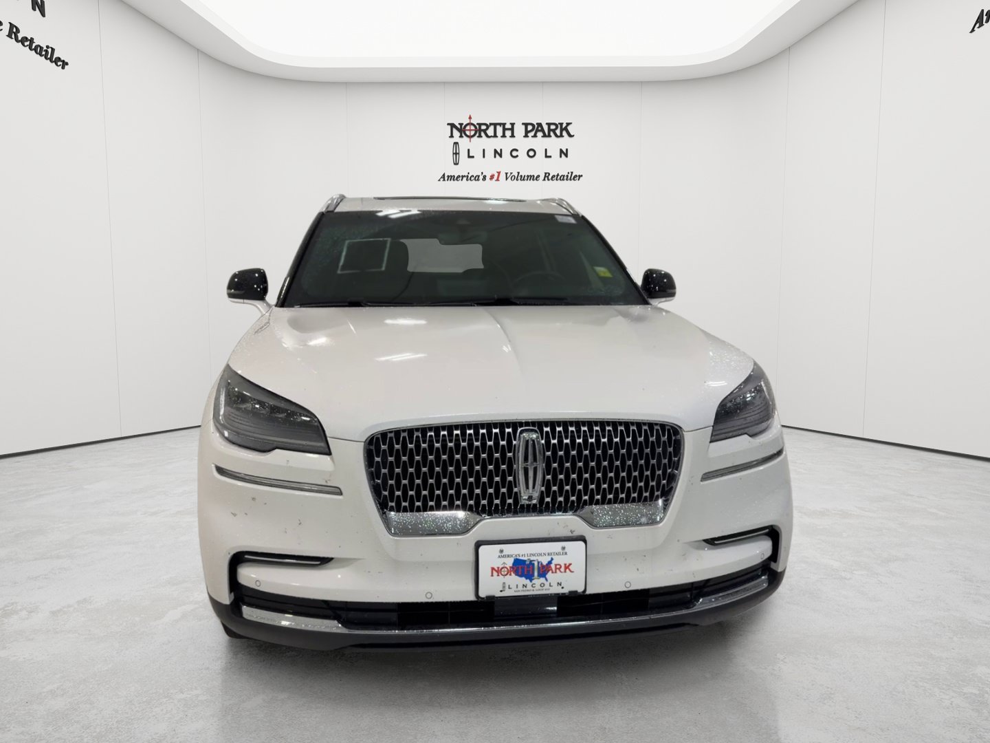 Used 2024 Lincoln Aviator Reserve w/ Elements Package Plus RWD image 8