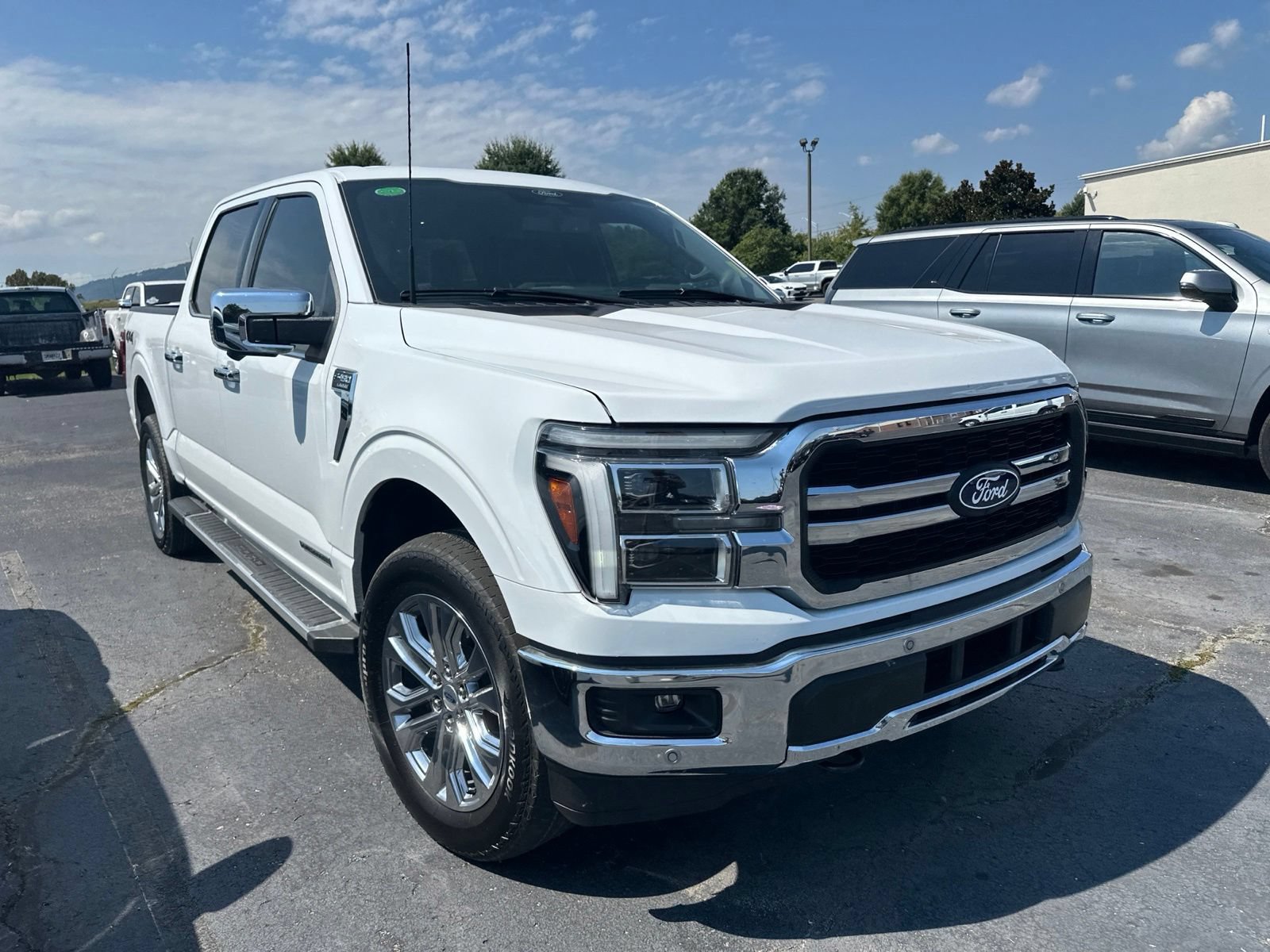 Used 2025 Ford F150 Lariat w/ Equipment Group 501A Mid AWD/4WD image 3