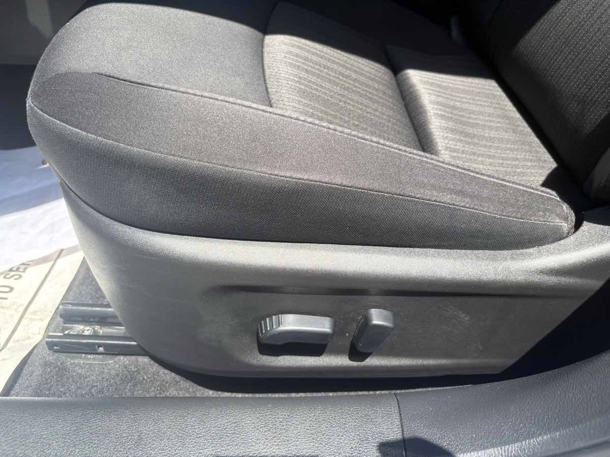 Used 2025 Nissan Altima 2.5 SV FWD image 18