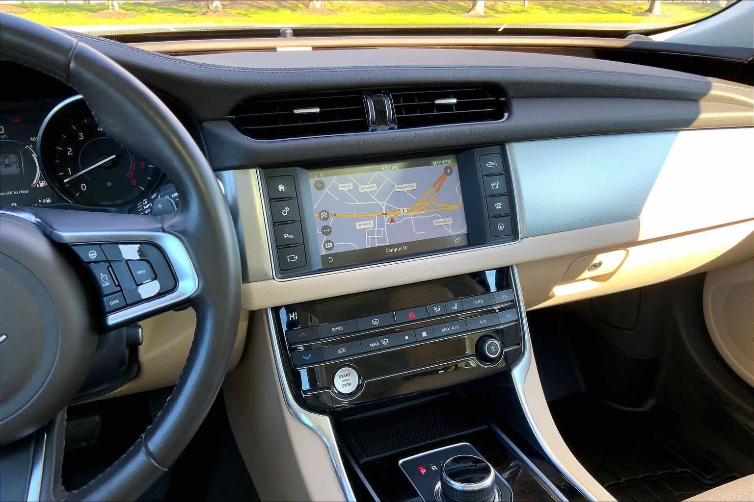 Used 2018 Jaguar XF Prestige AWD/4WD image 7