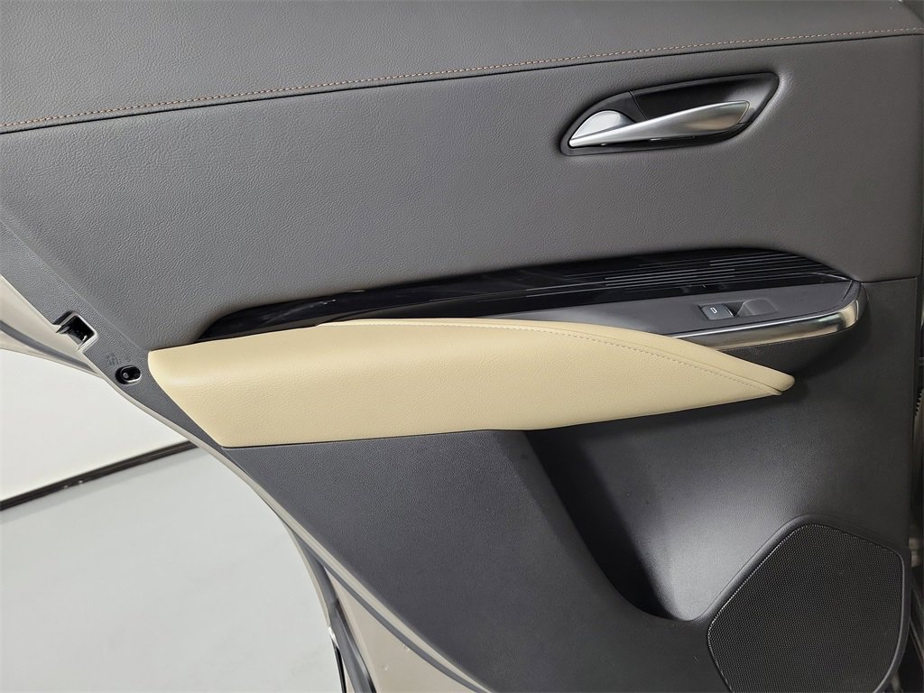 Certified 2024 Cadillac XT4 Luxury w/ Cold Weather Package image 13