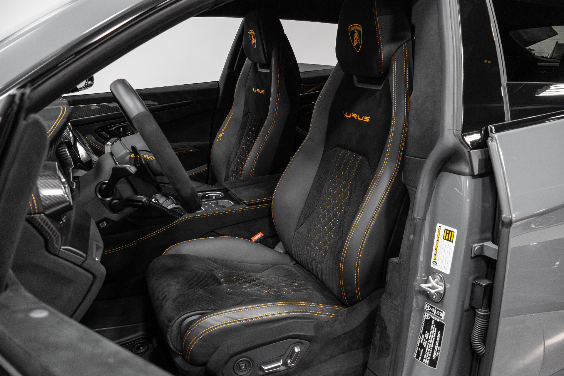 Used 2023 Lamborghini Urus Performante image 6