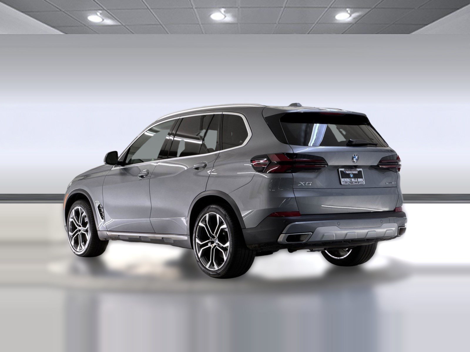 Used 2026 BMW X5 sDrive40i w/ Parking Assistance Package RWD image 3