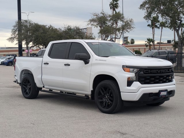 Used 2024 Chevrolet Silverado 1500 Custom image 3