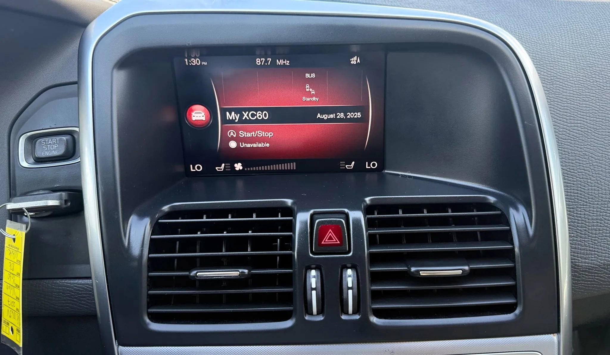 Used 2017 Volvo XC60 T6 Dynamic w/ Preferred Option Package image 17