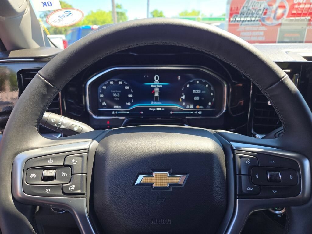 Certified 2025 Chevrolet Silverado 1500 LT AWD/4WD image 40