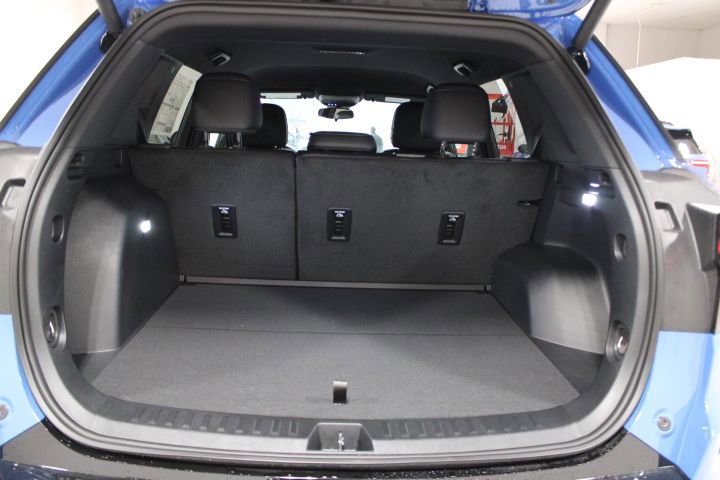 New 2026 GMC Terrain AT4 w/ Convenience Package III image 13