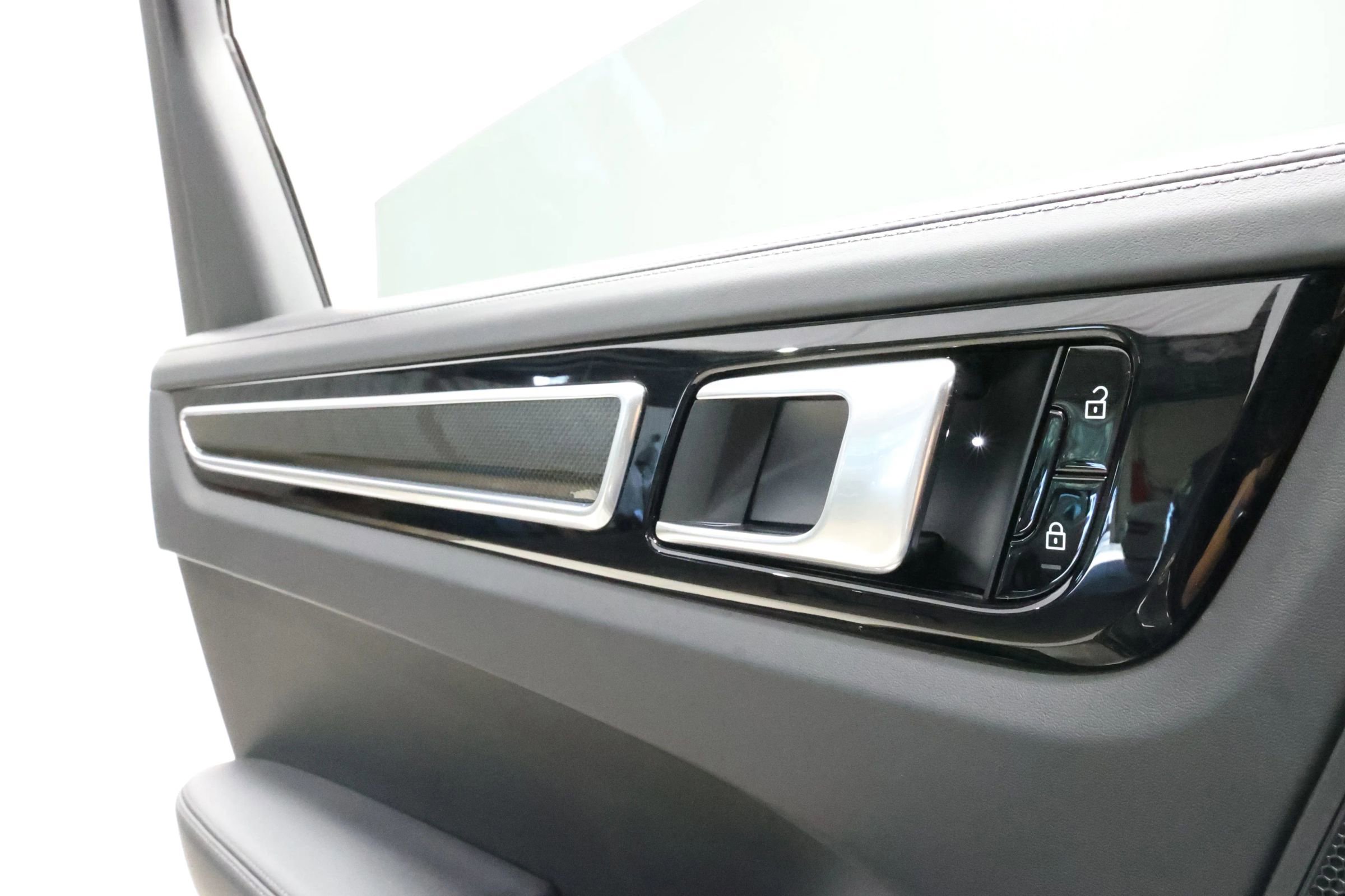 Used 2020 Porsche Cayenne Turbo image 44