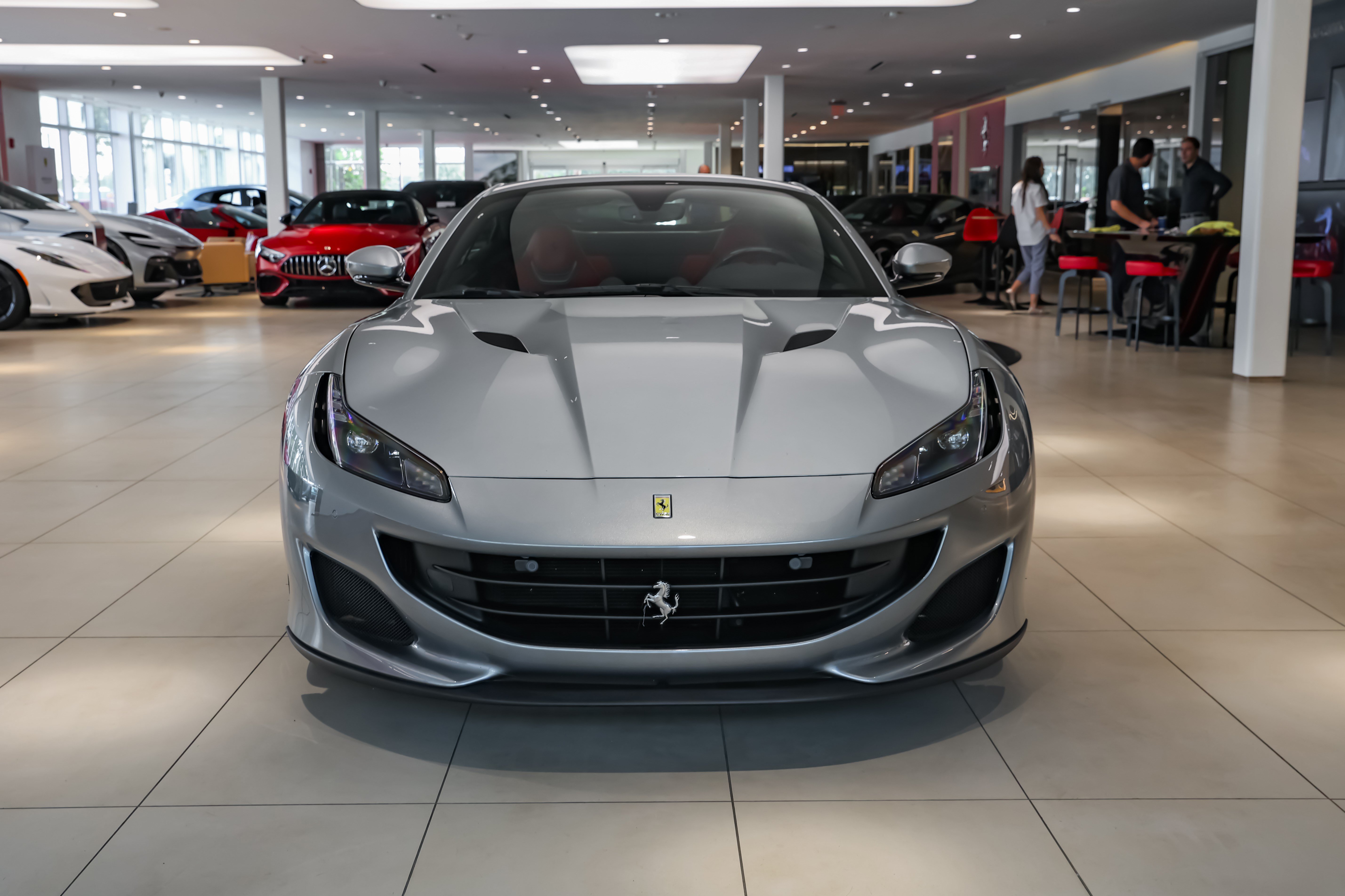 Used 2019 Ferrari Portofino RWD image 14
