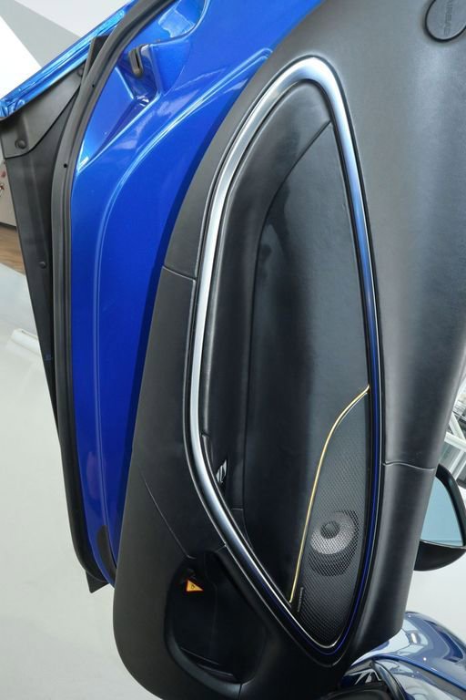 Used 2023 McLaren Artura RWD image 24