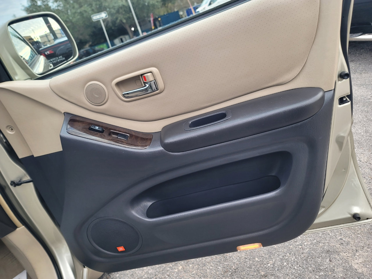 Used 2001 Toyota Highlander Limited image 17