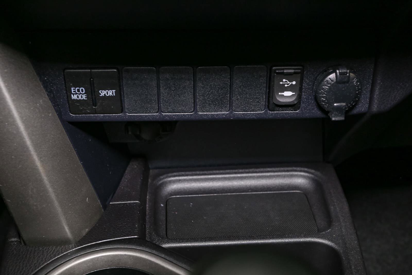 Used 2017 Toyota RAV4 XLE w/ Plus Special Value Package AWD/4WD image 31