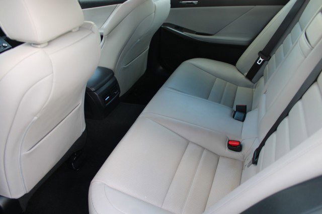 Used 2015 Lexus IS 250 w/ F-Sport Package RWD image 9