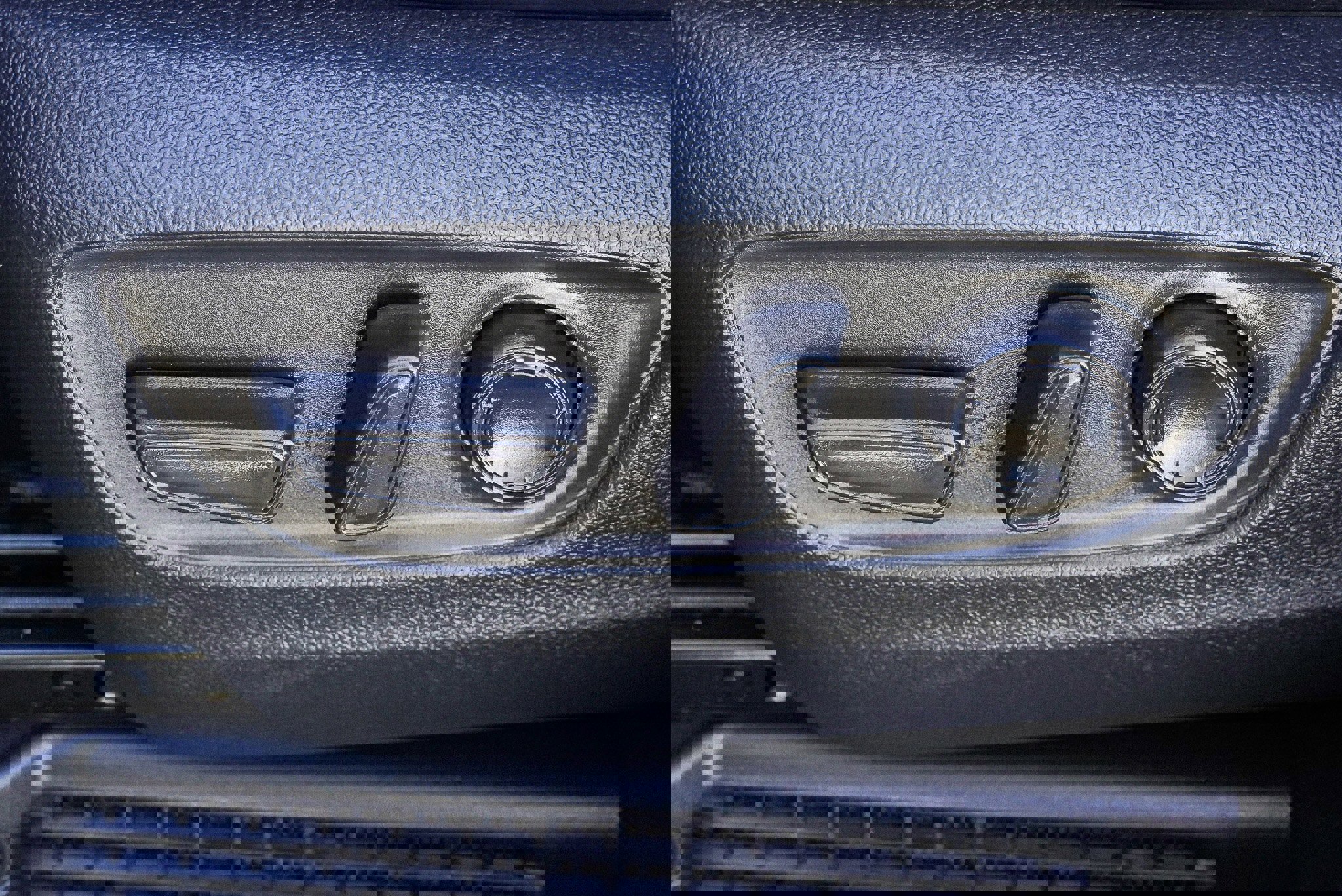 Used 2023 Toyota Sienna XSE image 17