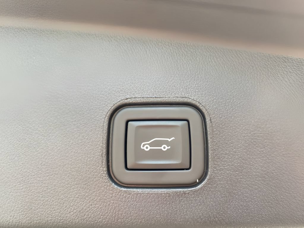 Used 2024 Cadillac Lyriq Tech w/ Driver Assist Package AWD/4WD image 11