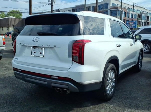 Used 2024 Hyundai Palisade SEL FWD image 3