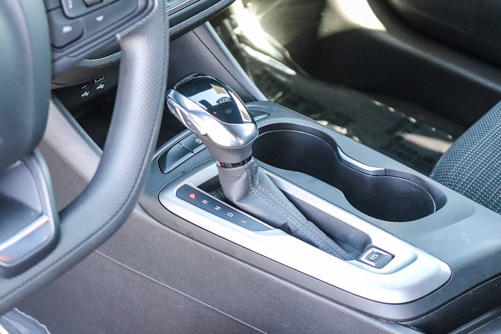 Used 2025 Buick Envista Preferred FWD image 21