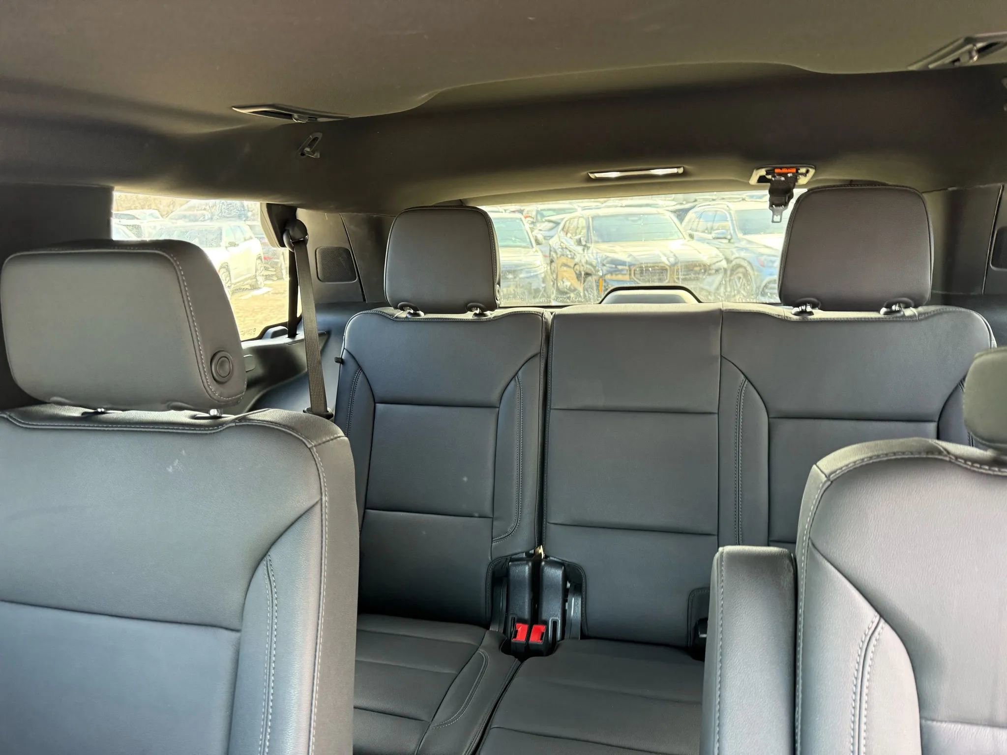 Used 2024 Chevrolet Tahoe Z71 w/ Luxury Package image 23