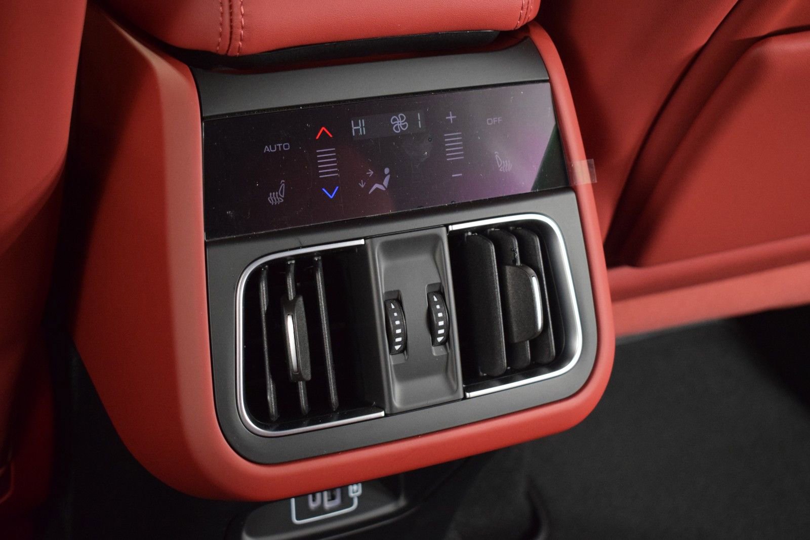 New 2025 Maserati Grecale Folgore image 23