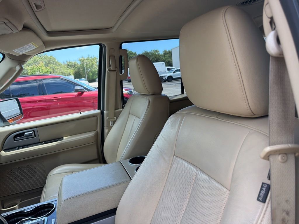 Used 2017 Ford Expedition EL Limited w/ Equipment Group 301A AWD/4WD image 10