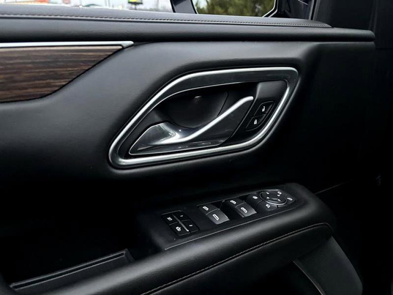 Used 2021 Chevrolet Suburban High Country w/ Premium Package image 10