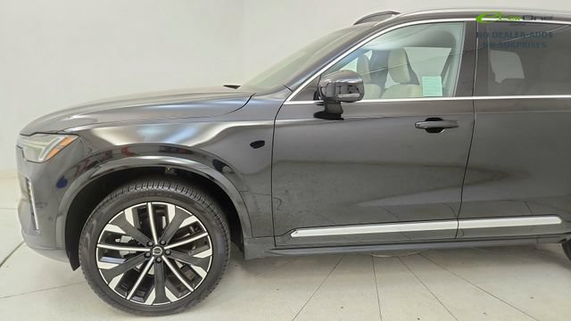 Used 2026 Volvo XC90 B5 Plus w/ Protection Package AWD/4WD image 22