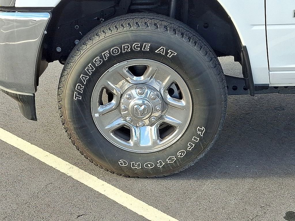 Used 2022 RAM 2500 Tradesman w/ Chrome Appearance Group AWD/4WD image 8