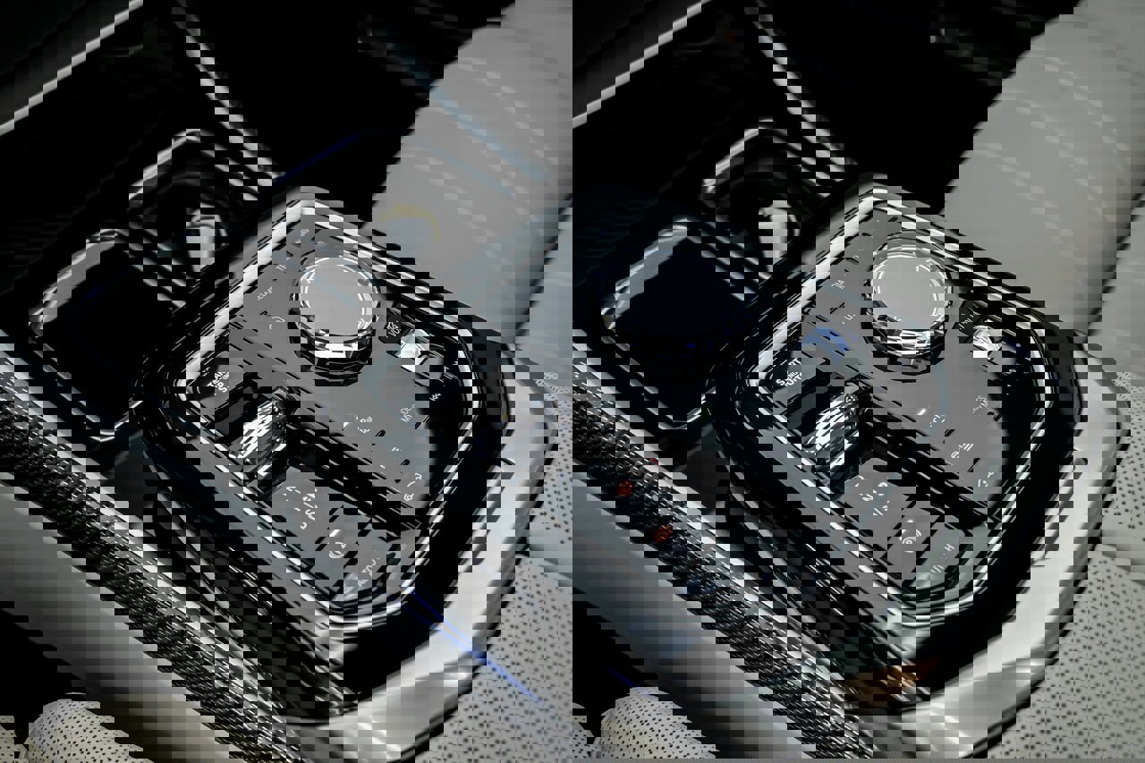 Used 2025 BMW 760i xDrive w/ Executive Package image 36