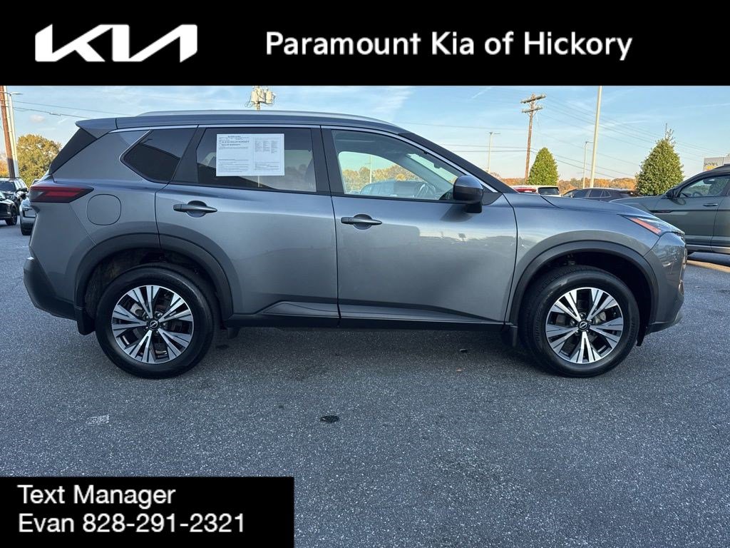 Used 2023 Nissan Rogue SV w/ SV Premium B Package image 8