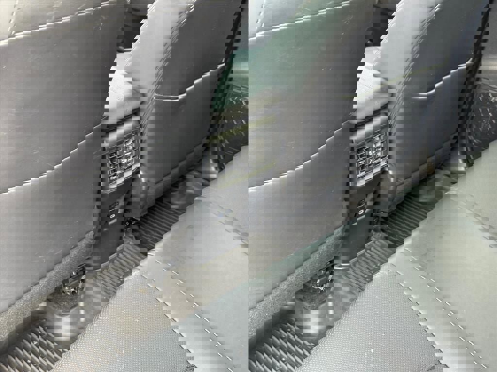 Used 2022 Toyota RAV4 Limited image 15