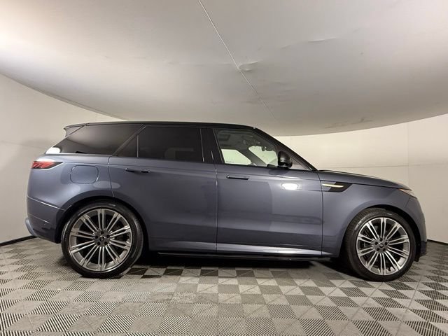 Certified 2025 Land Rover Range Rover Sport Dynamic SE AWD/4WD image 9