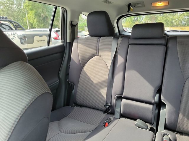 Used 2022 Toyota Highlander L image 4