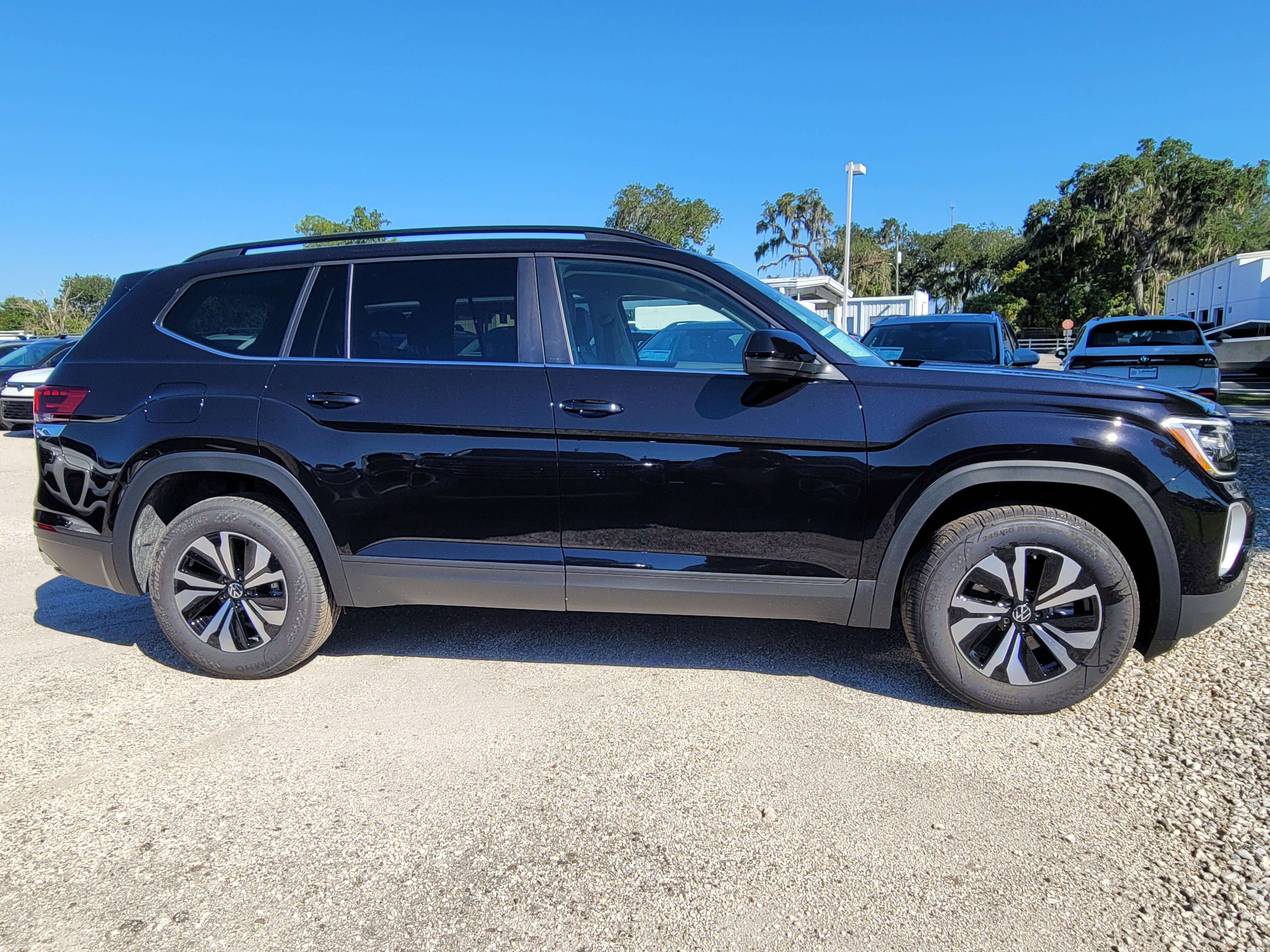New 2026 Volkswagen Atlas SE image 5