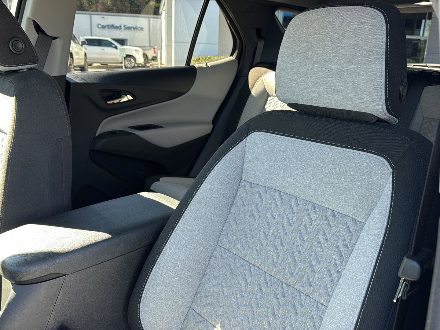 Used 2022 Chevrolet Equinox LT w/ LPO, Floor Liner Package image 24