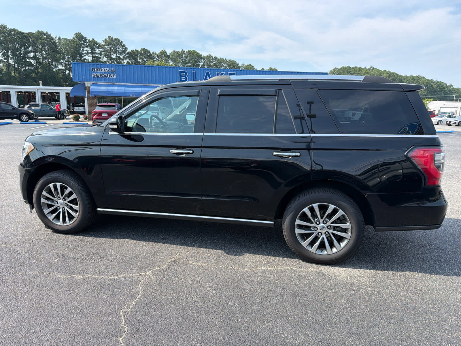 Used 2018 Ford Expedition Limited AWD/4WD image 6