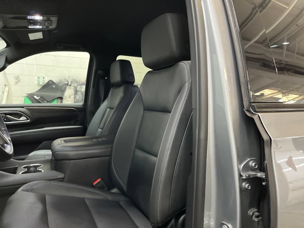 Used 2024 Chevrolet Tahoe Z71 w/ Luxury Package AWD/4WD image 15