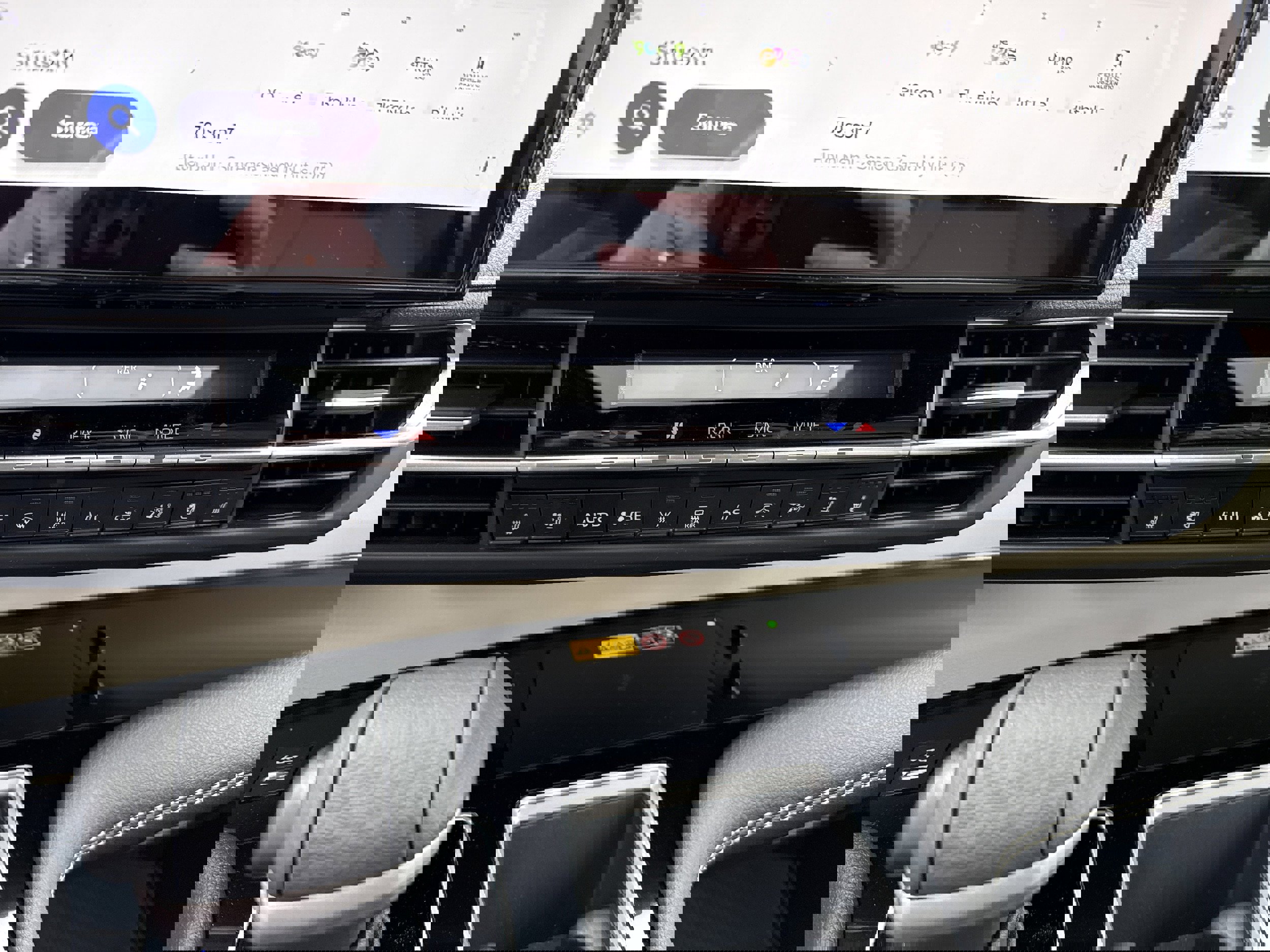 Used 2025 Toyota Sienna Platinum image 45