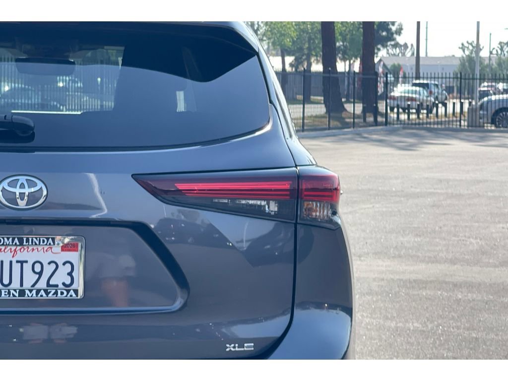 Used 2024 Toyota Highlander XLE FWD image 50