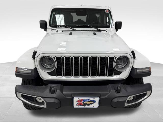 Used 2025 Jeep Wrangler Unlimited Sahara AWD/4WD image 6